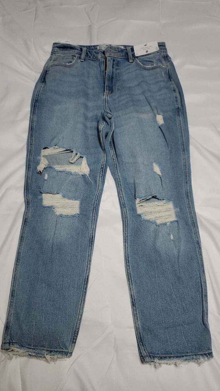 NWT Hollister Curvy High-Rise Mom Jeans Distressed Light Wash Size 5S